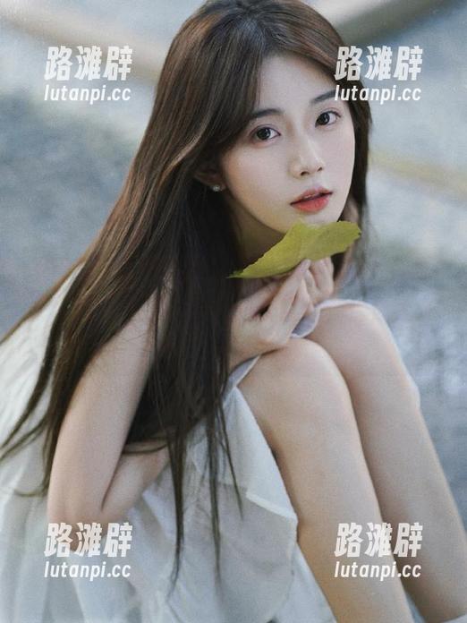 别犹豫，快来“17吃瓜”传送门，探访黑料视频网站的禁区，保你大开眼界