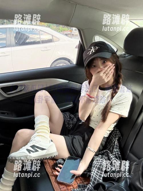 17吃瓜网传送门：带你直达八卦宇宙，开车不怕迷路！