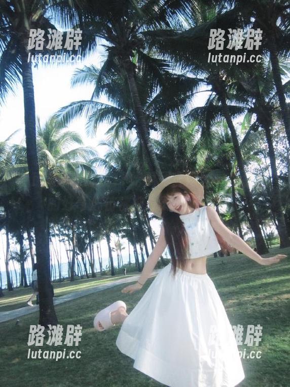 在17吃瓜网官网登录后，我的好奇心仿佛被打开了个大洞！