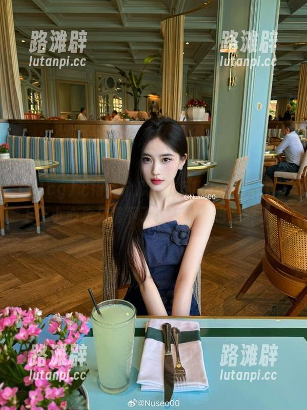 记得有个瓜在“51cg.fun.cn”上不小心永久留下了回忆，我也是醉了。
