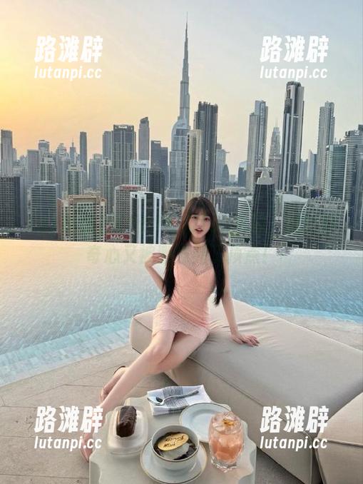 51吃瓜 翻个51吃瓜fun官网,我的好奇心又被激发到了顶点!