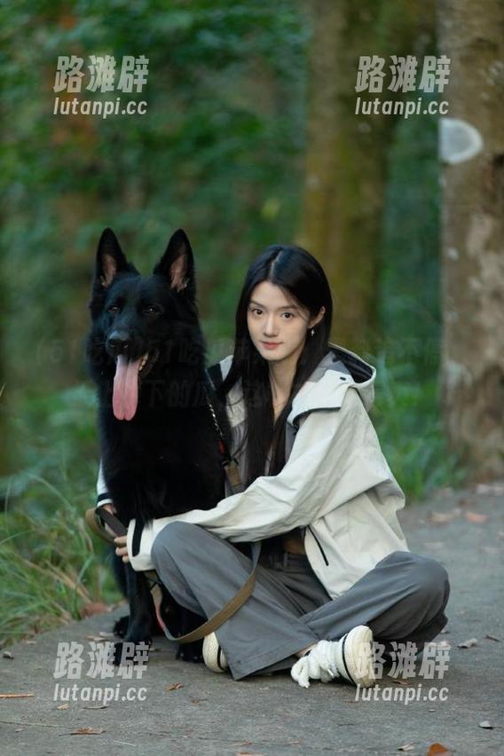 51吃瓜苹果版：黑料追不停，天上掉下的瓜，这样才能吃得爽！