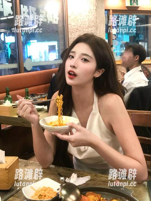 跟着51吃瓜fun直达网红们掀起的波澜