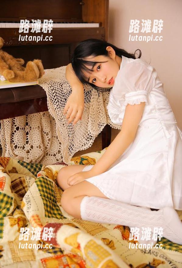 51吃瓜fun苹果版，界面显得太古怪，不过看些瓜还是挺有趣的，哈哈！