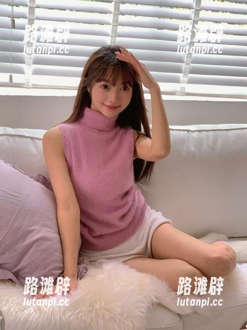 51吃瓜 51吃瓜导航:今天的八卦如同百花齐放,哪个花儿最香,快来闻闻!