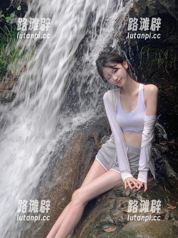 61吃瓜群众剖析最新话题，今天不讨论菜市场八卦，我选择嘿嘿嘿过。