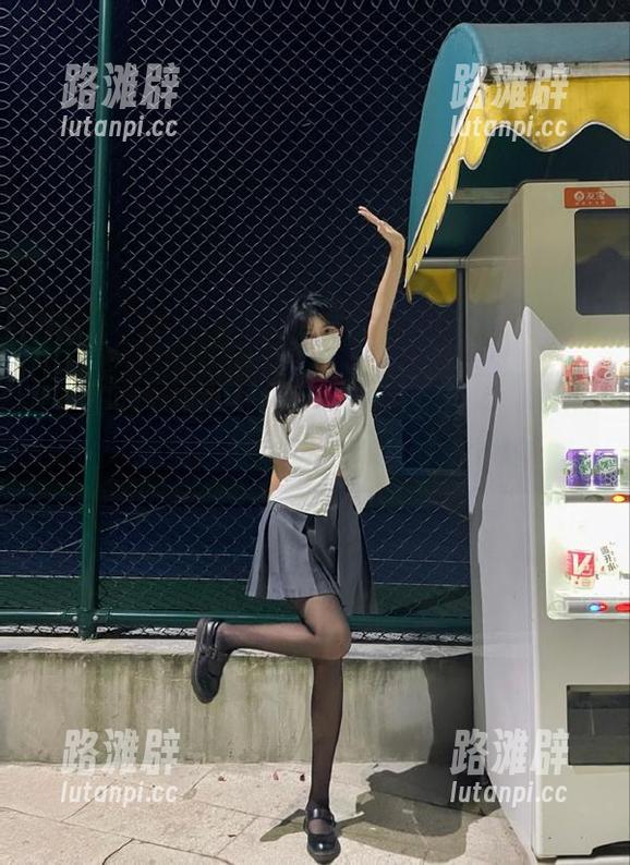 圈里最新流行，只有718.sx的苹果版能满足我的八卦癖！