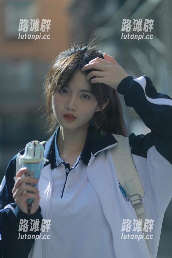 718sx这个“传送门”，进来后果然是南辕北辙，哈哈，想不到吧！