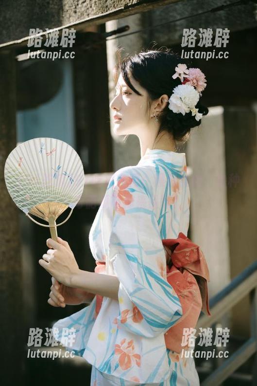 91吃瓜 91吃瓜官网:黑料乱炖,各种奇葩瓜等你来品味!