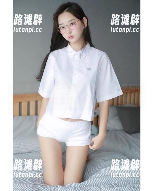 91吃瓜中心 不要懒,赶紧来91吃瓜中心领取你的免费八卦豪华套餐吧!