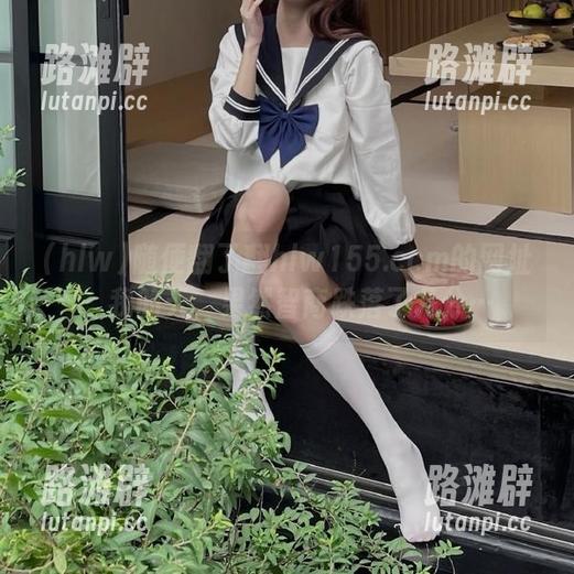 随便翻了翻hlw155.ccm的网址，我的天，果然智商跌落了几分…