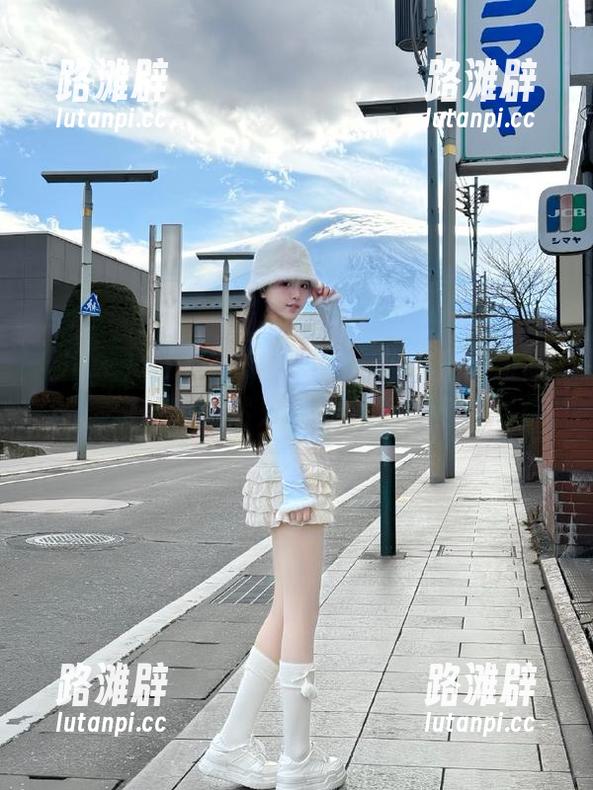 “hlw155.ccm”发布最新奇葩事件，果然又是一个新高度。