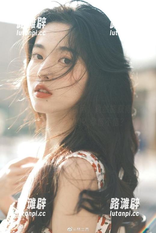 hl黑料 逛hl黑料官网,竟然能获得永不迷路的魔法攻略?你信不信?