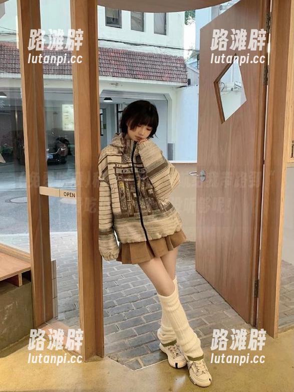 免费吃瓜 稍等一下,导航给我带路到“免费吃瓜”,我还没听够呢!