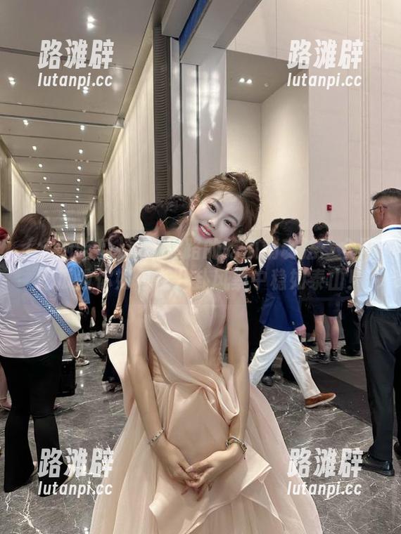 永不迷路的吃瓜销魂法：全网吃瓜教你如何在八卦风暴中稳如泰山！