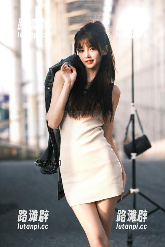 冲哥精选 女装大赛来袭!冲哥精选视频记录选手们的“奇葩”表演,非你莫属!