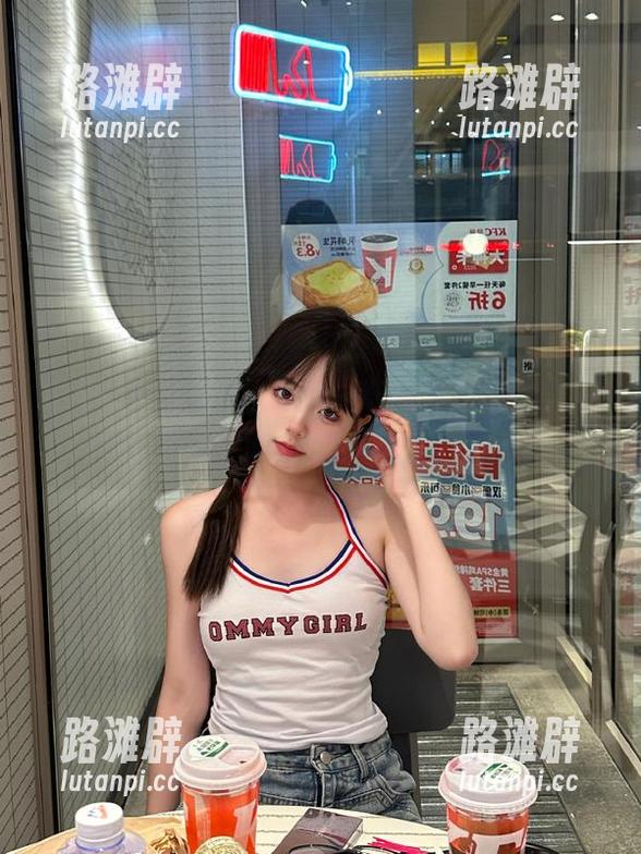 网友们，吃瓜不打烊的入口你们看到了吗？实在是太刺激了！