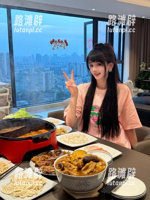 登陆吃瓜网，瓜太郎又来了，准备好耳朵接瓜了吗？