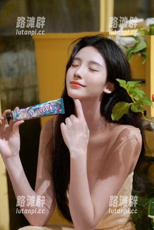 吃瓜网app里的在线观看，真是心跳加速，还不小心多看了几眼，嘿嘿