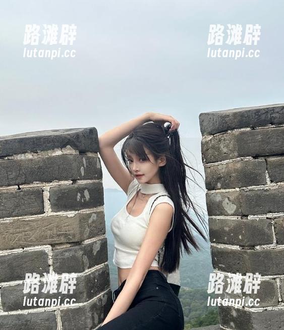 一键上线：传送门到在线吃瓜网，适合午后无事发呆时使用，哈哈。