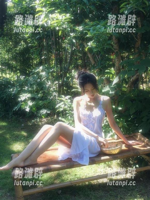 看完抖音网红的动态，不能不收藏吃瓜网址，天天都有新瓜啃！