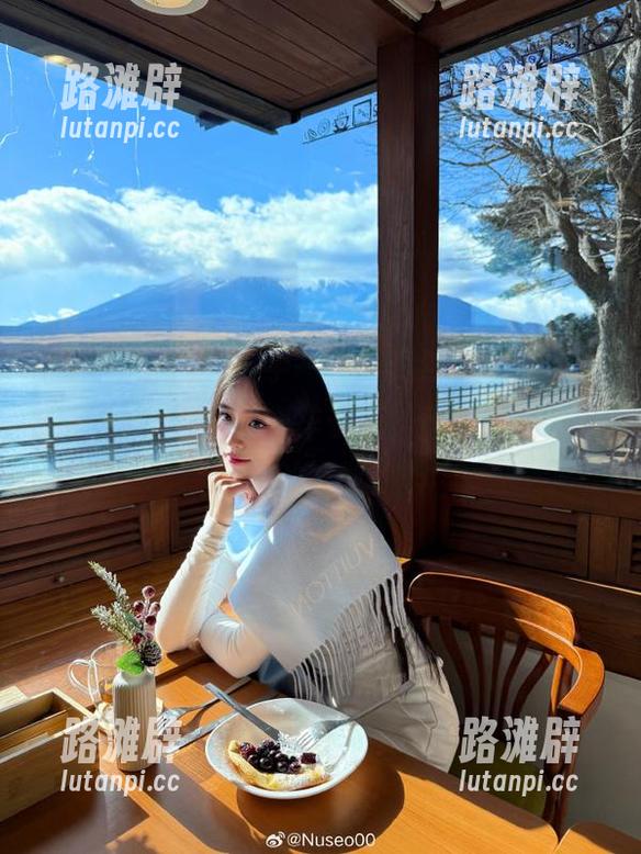 吾爱吃瓜网 随手一划,竟然在“吾爱吃瓜网52”下载了一车子瓜,落得个满心欢喜的尴尬。