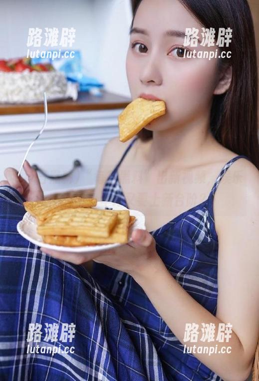 每日黑料 “每日黑料”出新视频,娱乐圈的勾心斗角又要上新台阶?