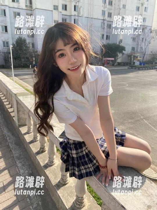 网曝吃瓜直达：一秒钟前的吃瓜瞬间，吃完却还没消化！
