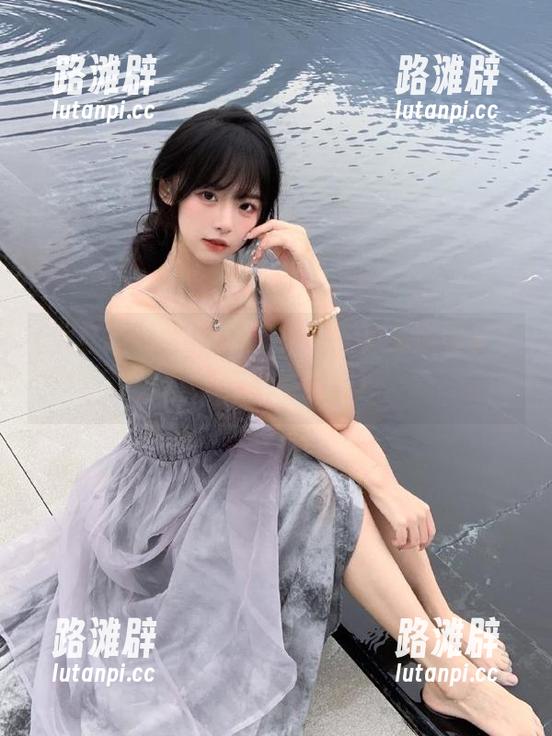 网红黑料网站，真是瓜田李下，天天都有新料！