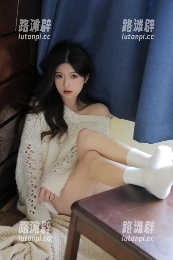 不小心点进美女黑料网网址，脑海被满屏的八卦狂刷了一路。
