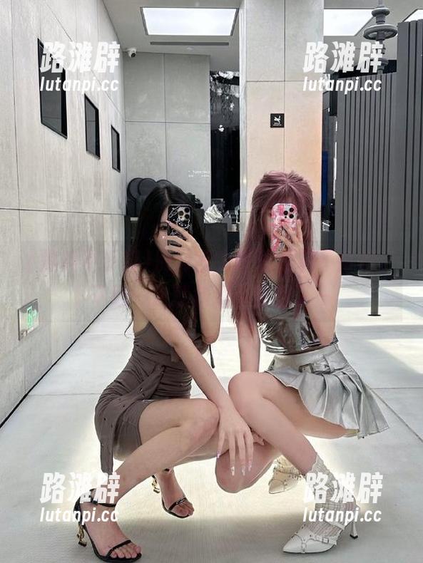 别问我为啥爱黑料不打样，下载一次就知道小秘密了～