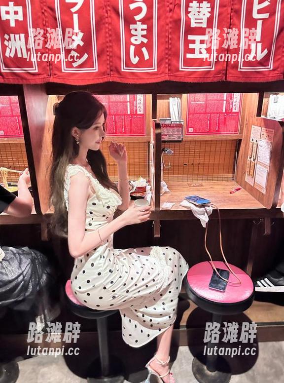 把网址收藏起来，黑料不打烊的短视频嗨到爆！