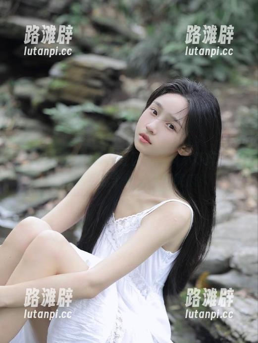 海角社区的黑料不打烊，地址在哪？点个外卖顺便买瓜！