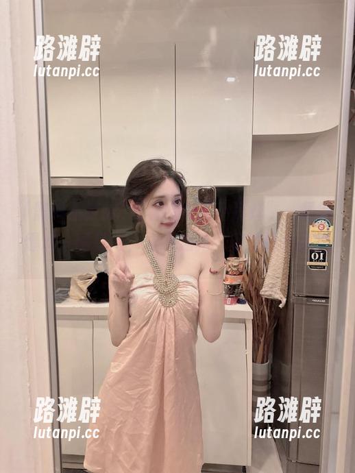 黑料不打烊 跟着“黑料不打烊”,最新爆料一网打尽,永不迷路,直达内心深处。