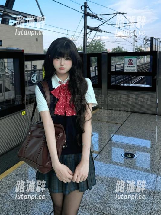 下载最新万里长征黑料不打烊，网站内容比上一夜还精彩！
