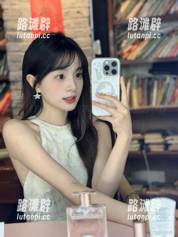 黑料不打烊，永不迷路，让我在八卦的海洋中肆意畅游啊！