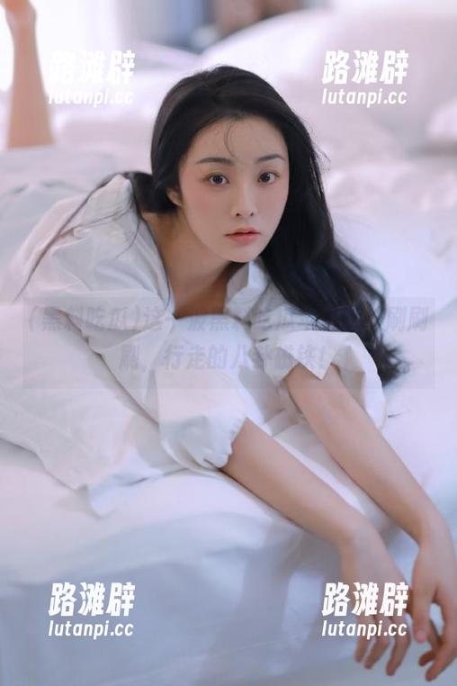 这一波黑料吃瓜苹果版，刷刷刷，行走的八卦磁铁！