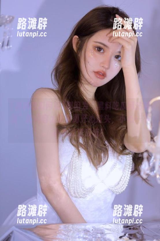 别因为“黑料吃瓜网站网址”的内容太丰富而开心过头，小心一不小心掉进瓜坑！