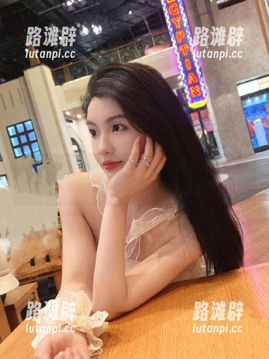 黑料正能量 观看“黑料正能量hl”,有人说这是负能量循环的逆袭?