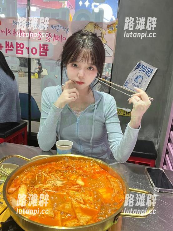 黑料正能量官网：iOS版本上线，吃瓜更顺滑，不再卡壳！