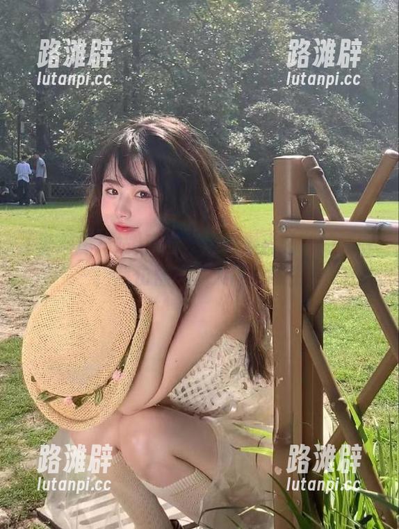 观看“黑料爆料站”的同时，我仿佛成了人间百晓生