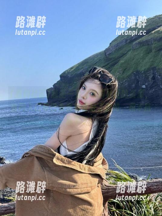 随便一看这黑料社区的资源，官网入口早已为我准备好了款待，根本抗拒不了！