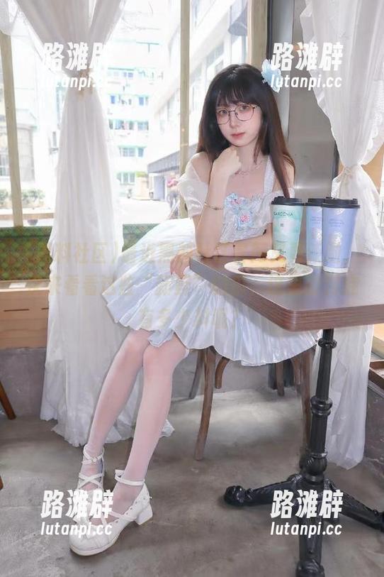 最近黑料社区官网又更新啦，快来看看这些“新鲜”的瓜，这里面到底有多少料呢？
