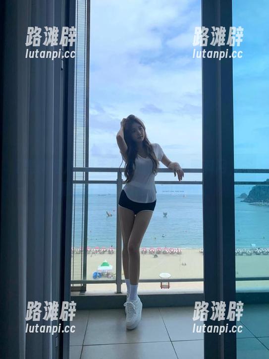 黑料网 安卓手机里的www.黑料网,实现设备与吃瓜同步的幻想。