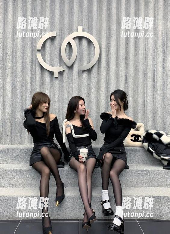 当你沉迷于黑料网的安卓版本时，今日黑料首页直接给你冲击波！