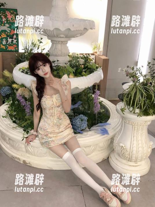 黑料网 哇,黑料网今天黑得再多也是眼花,快下载凑热闹!