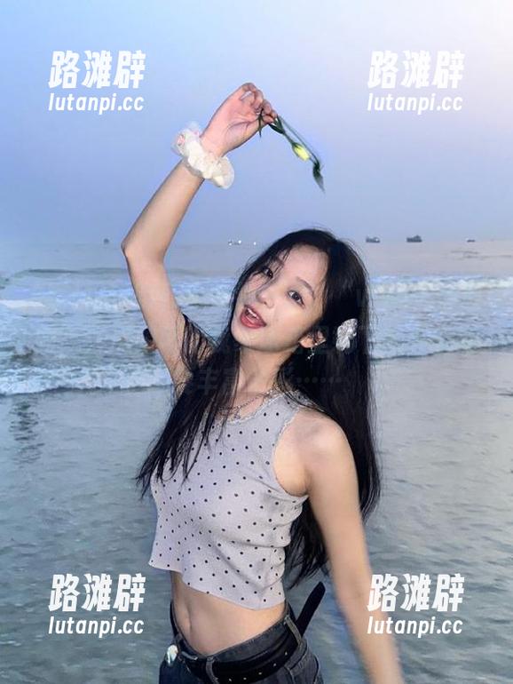 黑料网 临死也要看一眼,“www.黑料网”这资源可比我家冰箱里剩下的外卖还要丰富多彩……